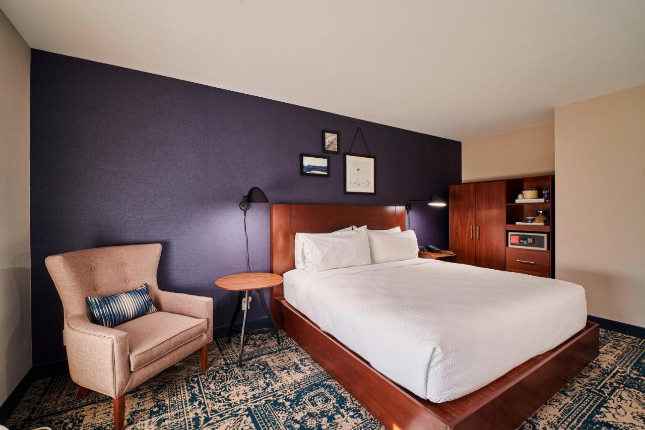 Four Points By Sheraton Cleveland-Eastlake Exterior photo