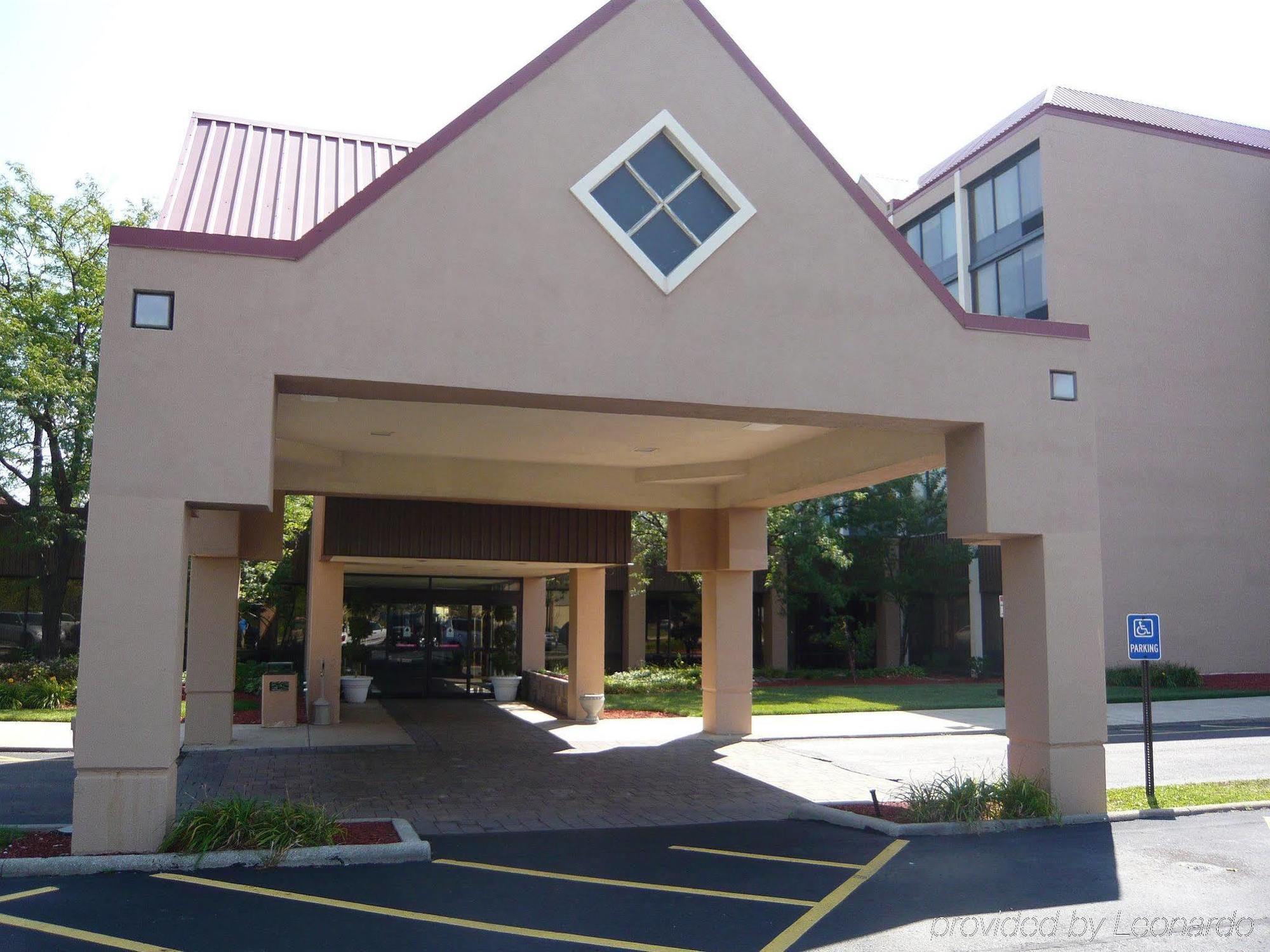 Four Points By Sheraton Cleveland-Eastlake Exterior photo